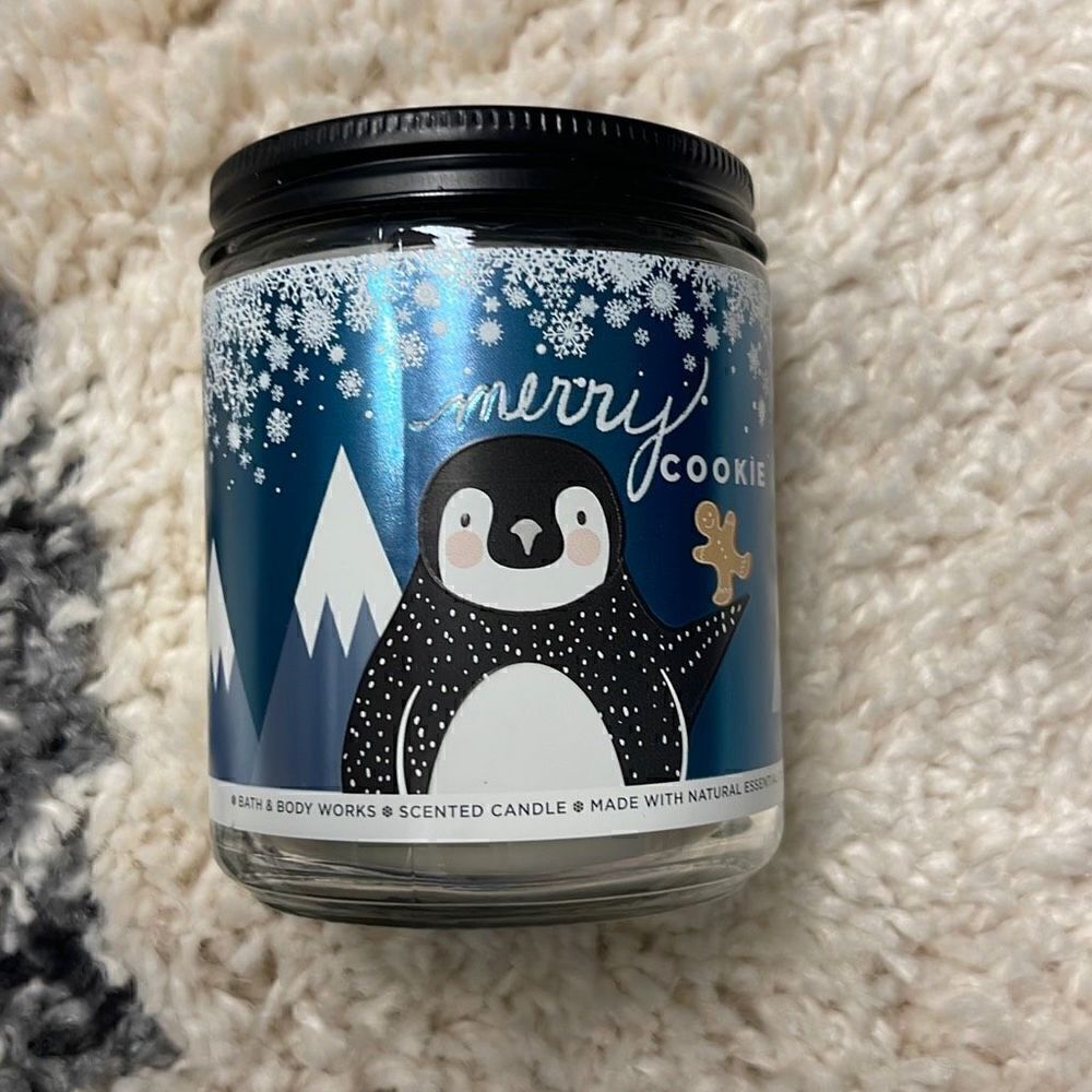 Bath & Body Works Merry Cookie Candle - Blue and White